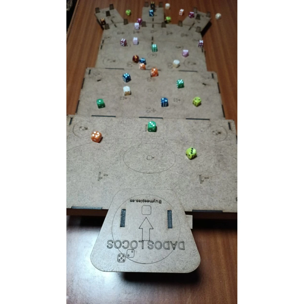 Dados locos 90x36 con dados para 8 jugadores v5