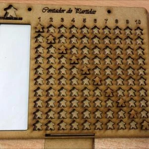 Contador de partidas 10x10 en madera (para poner encima de la mesa y para colgar en pared)